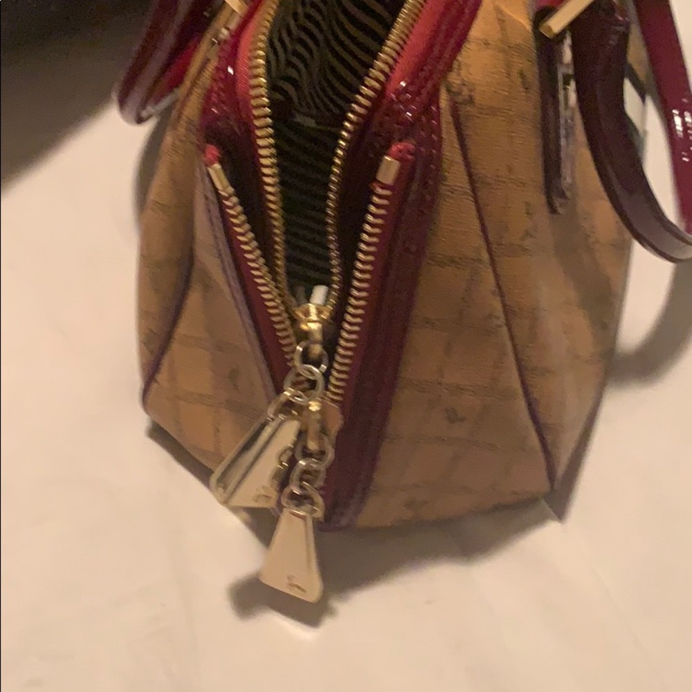 Handbag - Picture 4 of 5